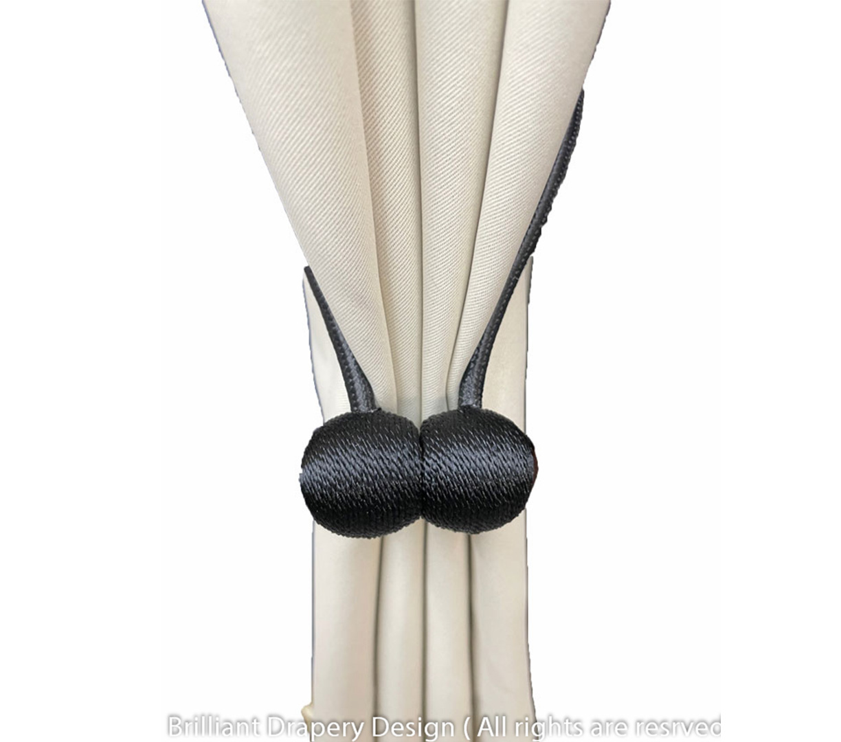 Magnetic Tassel Black