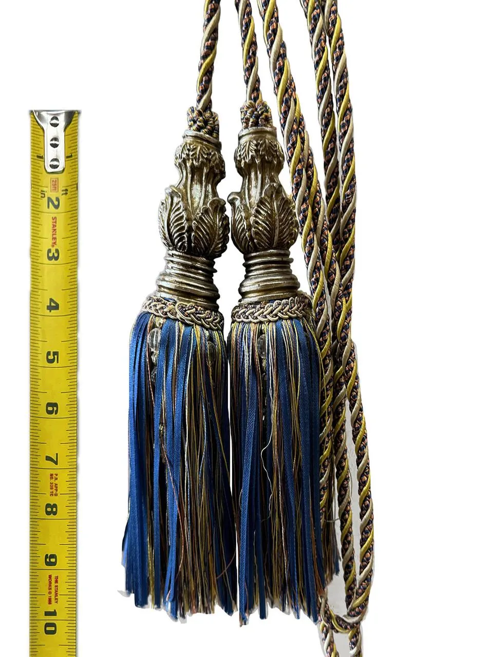 Double tassel crv