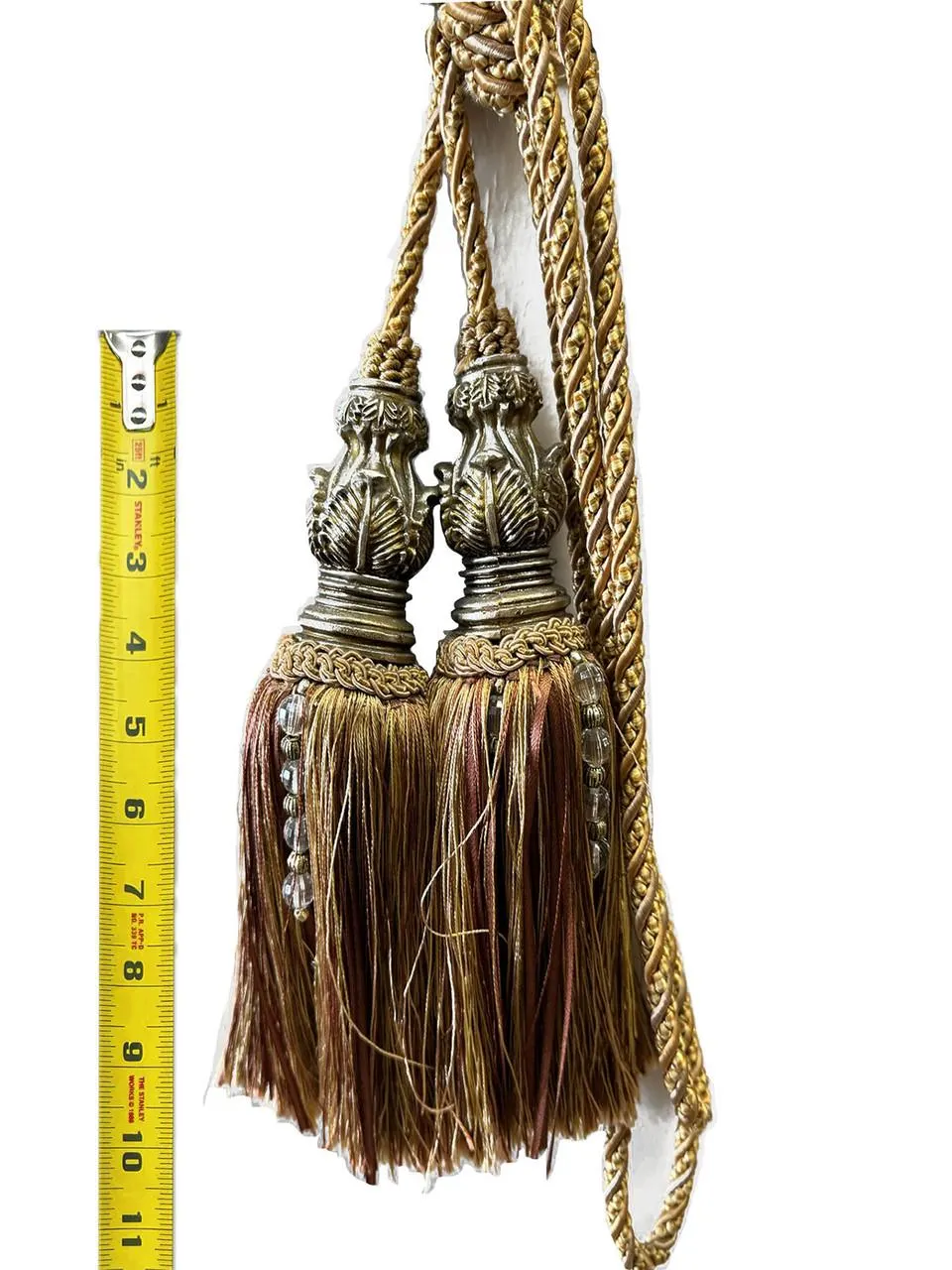 Double tassel crv