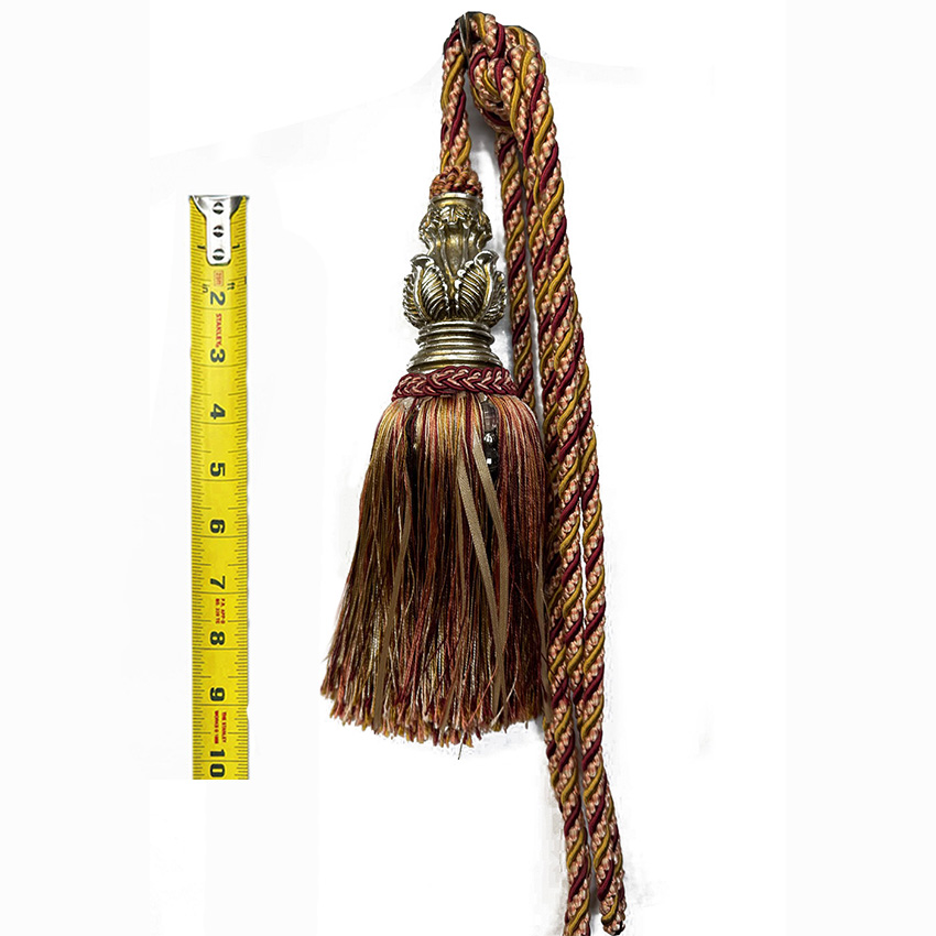 Single small tassel 9"